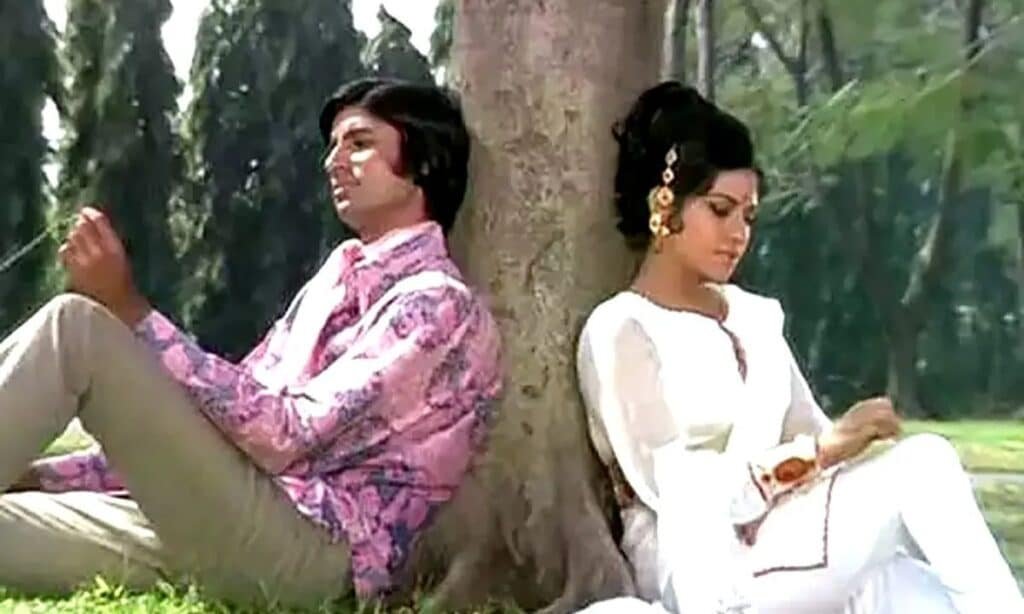 Amitabh Bachchan and Aruna Irani in Bombay to Goa filmsandfacts.com